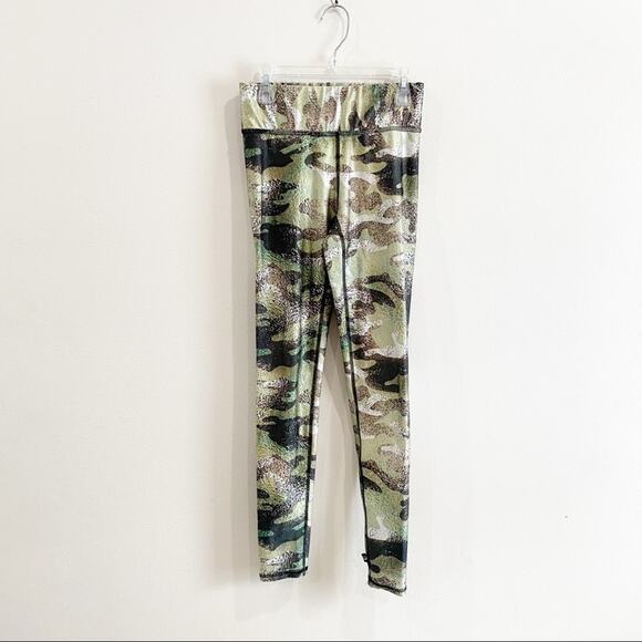 Terez Camo Tall Band Leggings Size S Metallic Green Silver Activewear Gym - Picture 2 of 10